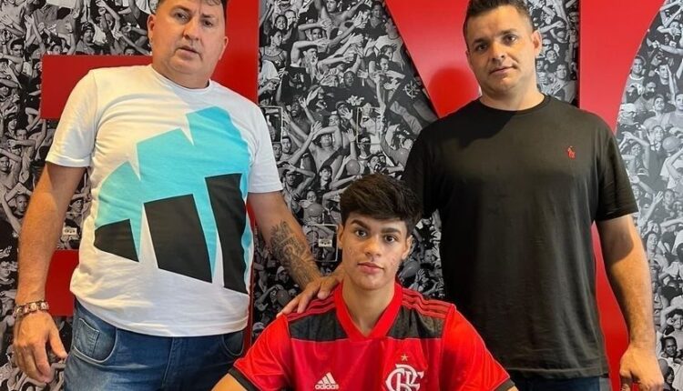 Flamengo contrata jogador dos Estados Unidos e surpreende