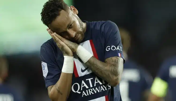 Neymar foi anunciado como novo reforço do Al-Hilal e salário astronômico assusta. Confira o que você pode comprar com o valor que o jogador receberá