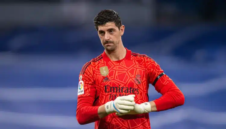 Após passar por cirurgia ligamentar no joelho, Thibaut Courtois tem seu boletim médico atualizado pelo Real Madrid, nesta quinta-feira (17)