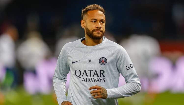 Aos 31 anos, Neymar está com as malas prontas para sair do PSG. O possível destino, o Al-Hilal, não é visto como a melhor escolha por parte dos fãs do atleta