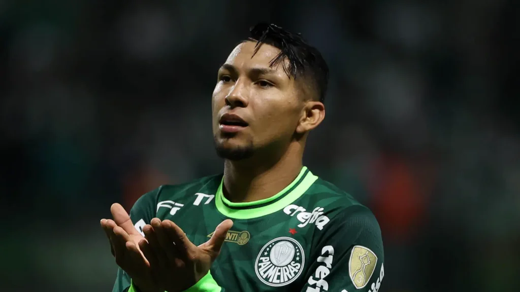 Tony Rony Rony abre os bolsos e está indo fazer fortuna no Qatar