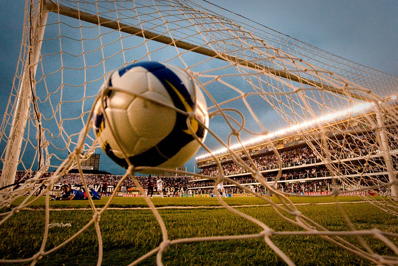 Maior goleador do mundo assina contrato inesperado com time do Brasil